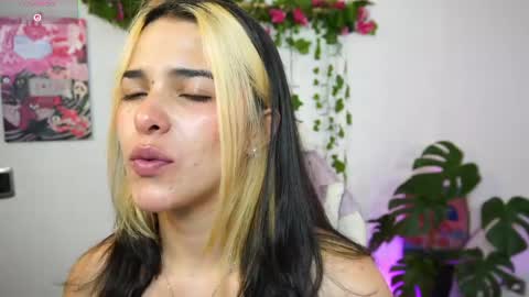 Naho  Sigueme en mis Redes Sociales Follow me on my social networks online show from April 2026 01:19:02 AM