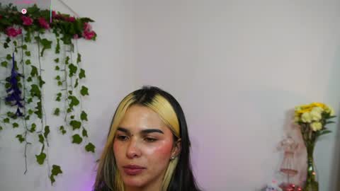 Snapshot of naho_4269 chatting on April 2026 01:34:01 AM Naho Sigueme en mis Redes Sociales Follow me on my social networks online show from April 2026 01:34:01 AM