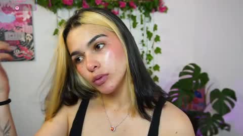 Snapshot of naho_4269 chatting on May 2026 01:01:01 AM Naho Sigueme en mis Redes Sociales Follow me on my social networks online show from May 2026 01:01:01 AM