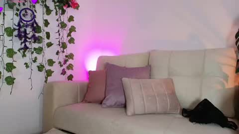 Snapshot of naho_4269 chatting on May 2026 04:07:02 AM Naho Sigueme en mis Redes Sociales Follow me on my social networks online show from May 2026 04:07:02 AM