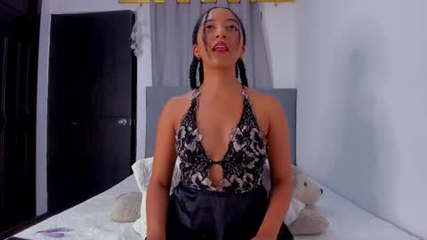 Laura online show from March 2025 03:44:01 AM