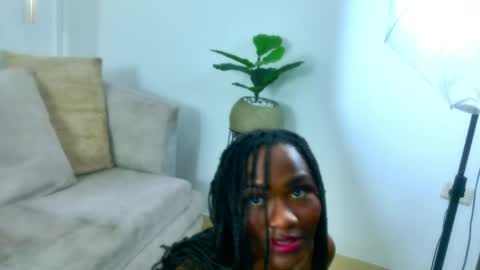 Snapshot of nahomi_williams_ chatting on June 2026 01:15:01 PM Nahomi online show from June 2026 01:15:01 PM