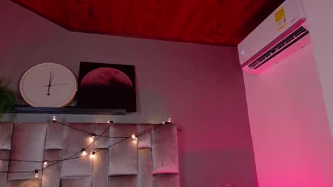  VICTORIA  online show from February 2026 07:41:02 PM