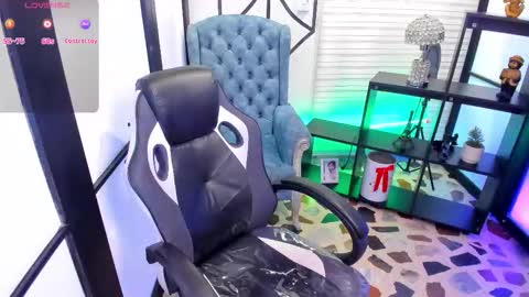 Nahomi online show from November 2025 06:01:01 AM