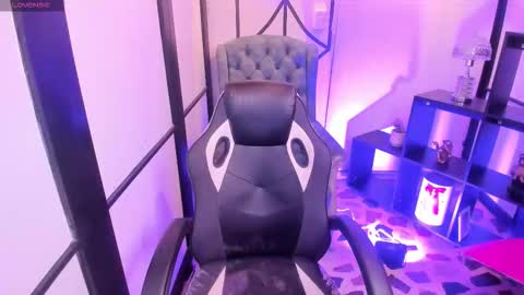 Nahomi online show from January 2026 03:53:01 AM