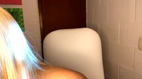 Snapshot of nahomy_joness chatting on October 2025 12:13:02 PM nahomy online show from October 2025 12:13:02 PM