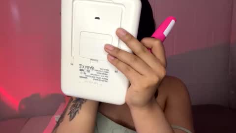 Snapshot of nahomy_joness chatting on December 2025 02:11:01 PM nahomy online show from December 2025 02:11:01 PM