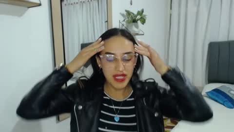 Naia online show from December 2024 04:01:02 AM