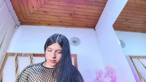 Naia x online show from November 2025 10:15:02 PM