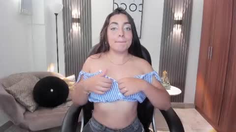 naiah_blue online show from June 2026 07:13:02 PM