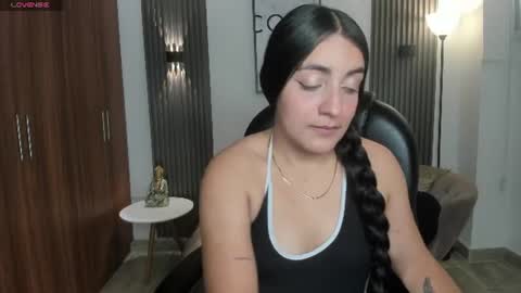 Snapshot of naiah_blue chatting on June 2026 06:56:01 PM naiah_blue online show from June 2026 06:56:01 PM