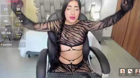 Snapshot of naiah_blue chatting on July 2026 09:03:01 PM naiah_blue online show from July 2026 09:03:01 PM