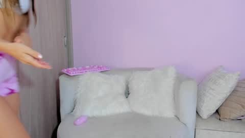 Snapshot of naileea chatting on January 2025 07:07:02 PM      online show from January 2025 07:07:02 PM