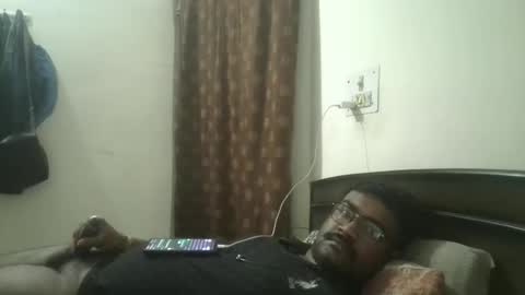 NAIRANANDU28 online show from March 2026 01:33:01 PM