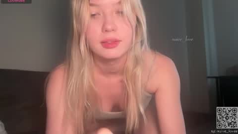 Mia  guest- Eva from DOUBLECUTIES online show from April 2026 02:41:01 PM