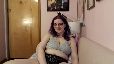 Snapshot of nakedcrafts chatting on January 2025 09:13:02 AM Lizzy online show from January 2025 09:13:02 AM