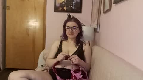 Snapshot of nakedcrafts chatting on January 2025 06:20:02 AM Lizzy online show from January 2025 06:20:02 AM