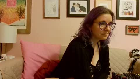 Snapshot of nakedcrafts chatting on March 2025 05:38:02 AM Lizzy online show from March 2025 05:38:02 AM