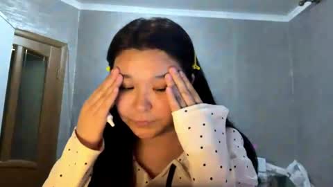 Leyla online show from June 2026 05:57:01 PM