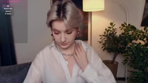 Kate online show from December 2025 12:25:02 PM