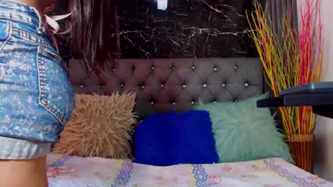 Snapshot of nalaroy chatting on January 2025 03:28:02 PM NALAROY online show from January 2025 03:28:02 PM