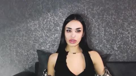 Lady online show from March 2026 06:00:01 PM