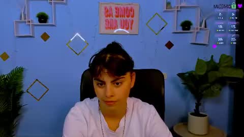 Snapshot of nami_glow chatting on June 2026 07:15:01 PM your Nami online show from June 2026 07:15:01 PM