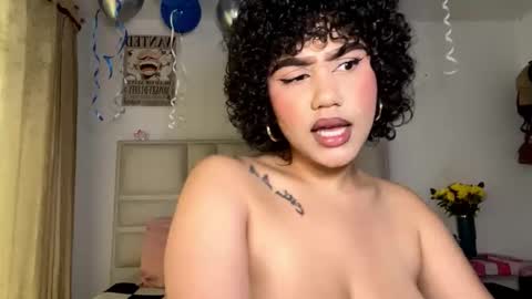 NamiThompson online show from October 2025 09:43:02 PM