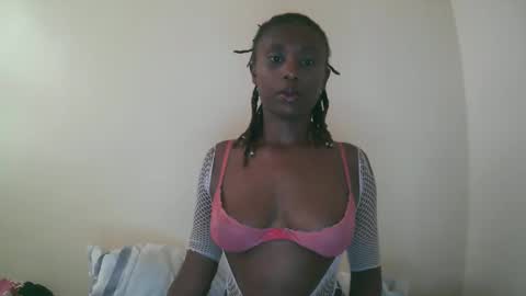 Snapshot of nana2095 chatting on June 2026 06:00:02 AM nana2095 online show from June 2026 06:00:02 AM