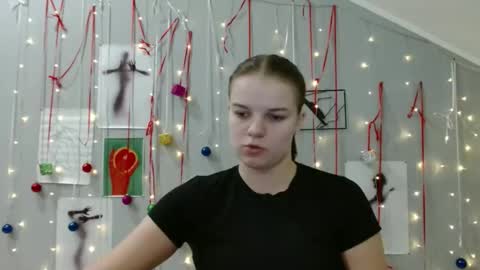 Nana online show from November 2025 09:12:02 AM