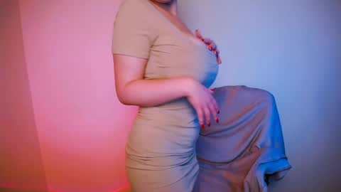 Snapshot of nanafey chatting on December 2024 03:28:02 PM your candy online show from December 2024 03:28:02 PM