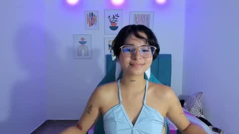 nanami_owo online show from October 2025 02:41:02 AM