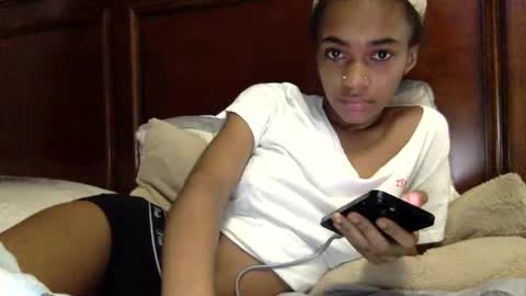 nanaonn online show from November 2025 04:51:02 PM