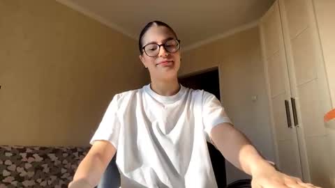 Emilia  or Emi online show from December 2025 11:37:02 AM