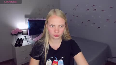 Snapshot of nancysummer chatting on July 2026 10:11:01 AM NancySummer online show from July 2026 10:11:01 AM