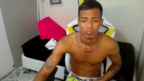 nando_col online show from November 2025 12:02:02 PM