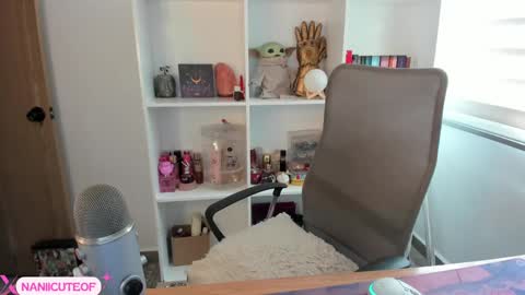 ELLA online show from January 2025 06:28:01 PM