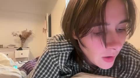 Snapshot of naomi________ chatting on June 2026 04:28:01 AM Naomi online show from June 2026 04:28:01 AM