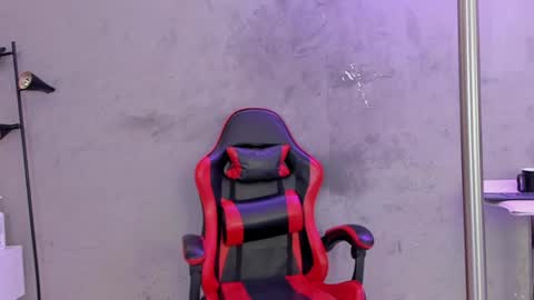 Naomi Blair online show from April 2026 03:05:01 AM