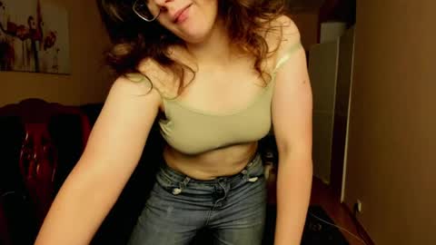 Snapshot of naomi_di chatting on July 2026 07:35:02 PM naomi_di online show from July 2026 07:35:02 PM
