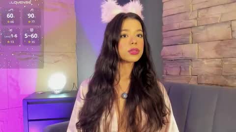 Naomi online show from November 2025 09:58:01 PM