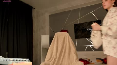 Snapshot of naomi_reiss chatting on March 2026 11:55:02 PM naomi_reiss online show from March 2026 11:55:02 PM