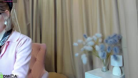 Snapshot of naomi_rias chatting on November 2025 01:04:02 AM Naomi online show from November 2025 01:04:02 AM