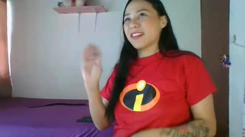 Snapshot of naomi_sweet420 chatting on December 2024 08:54:01 PM Mia online show from December 2024 08:54:01 PM