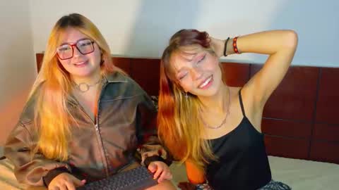 Snapshot of naomiandtsuki chatting on March 2026 06:50:02 AM Naomi and Tsuki online show from March 2026 06:50:02 AM