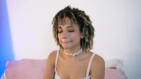 Snapshot of naomidawsonn chatting on June 2026 10:37:01 PM naomidawson online show from June 2026 10:37:01 PM
