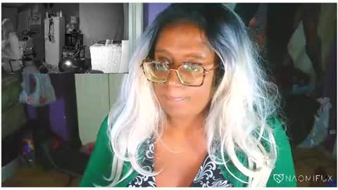 Snapshot of naomifux chatting on July 2026 06:29:02 AM Naomi online show from July 2026 06:29:02 AM