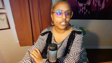 Naomigiirl6 online show from February 2025 01:43:02 PM
