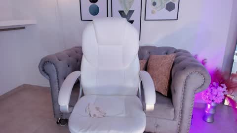 Snapshot of naomii_campbell_ chatting on December 2024 04:40:02 PM Naomi Campbell online show from December 2024 04:40:02 PM