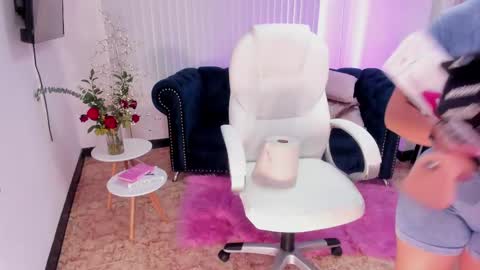 Snapshot of naomii_campbell_ chatting on February 2025 06:58:01 PM Naomi Campbell online show from February 2025 06:58:01 PM